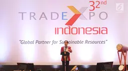 Presiden Joko Widodo memberi sambutan saat pembukaan pameran Trade Expo 2017 di ICE BSD, Tangerang Selatan, Rabu (11/10). Pameran dagang terbesar di Indonesia ini diikuti oleh 1.100 perusahaan nasional. (Liputan6.com/Angga Yuniar)