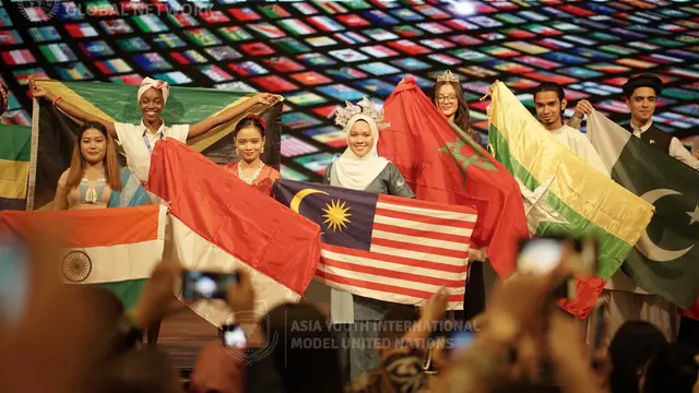 Salah satu ajang konferensi internasional yang selalu dinantikan oleh para pemuda adalah ​Model United Nations (MUN) atau simulasi sidang Perserikatan Bangsa-Bangsa (PBB).