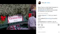 Melania Trump menerima pohon natal raksasa di White House beberapa waktu lalu (instagram/flotus)