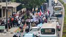 Para vendor dari sejumlah perusahaan menggelar demo di depan Kedubes Arab Saudi, Jakarta, Rabu (7/10). Aksi menuntut pembayaran hutang tersebut menyebabkan kemacetan lalu lintas di sekitar Jalan MT Haryono. (Liputan6.com/Faizal Fanani)