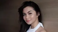 Bangun Tidur Langsung Main Gitar, Ariel Tatum Tetap Cantik