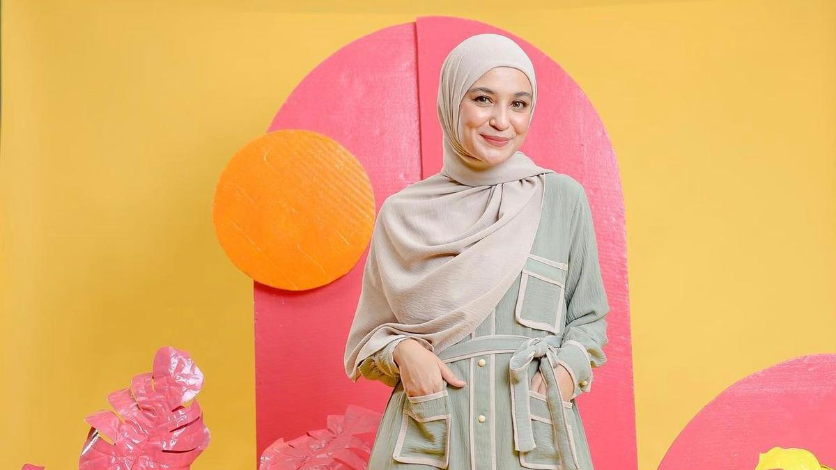 5 Kombinasi Outfit Sage Green yang Bikin Penampilan Makin Stylish dan Anggun