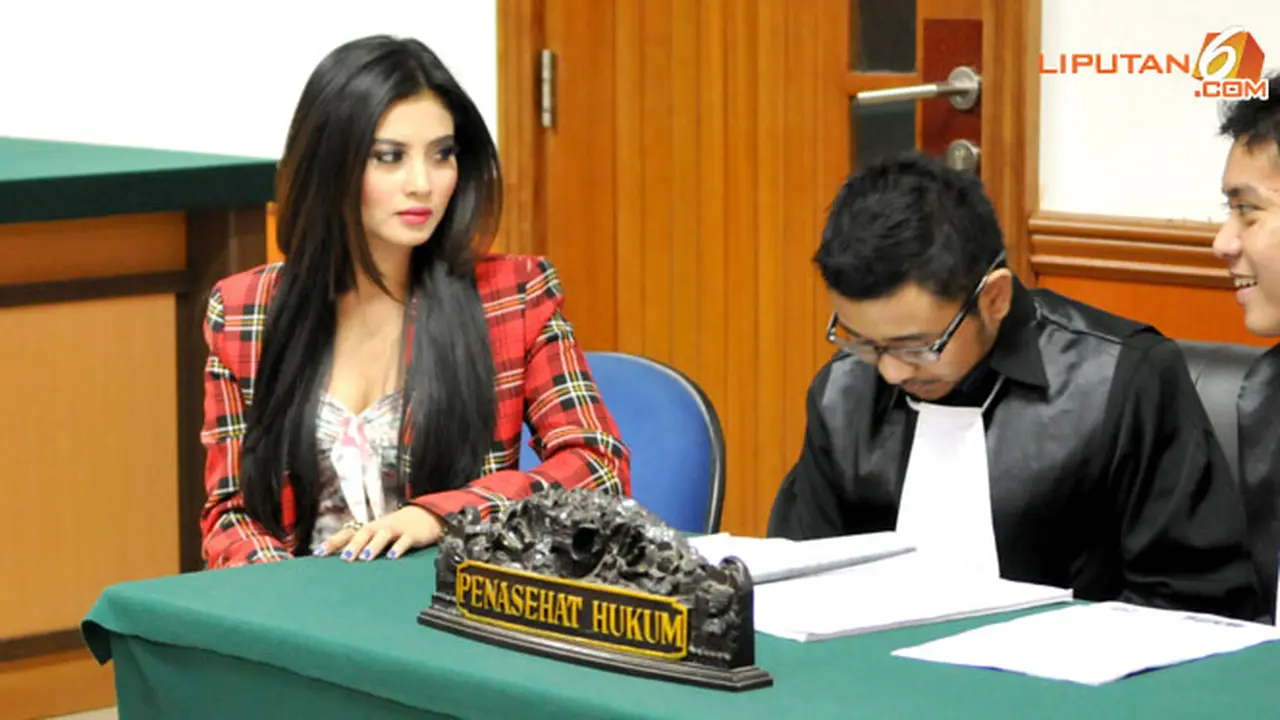 novi-amelia-menangis-lagi-2-130827c.jpg