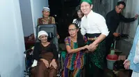 Bupati Mas Ipin Kunjungi Para Lansia di Momen Hari Jadi Trenggalek Ke-831, Berbagi Hadiah Spesial