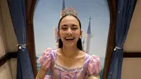 Mahalini Raharja Jadi Rapunzel Saat Nikmati Disney Cruise dengan Tas Hermes Rp711 Jutaan