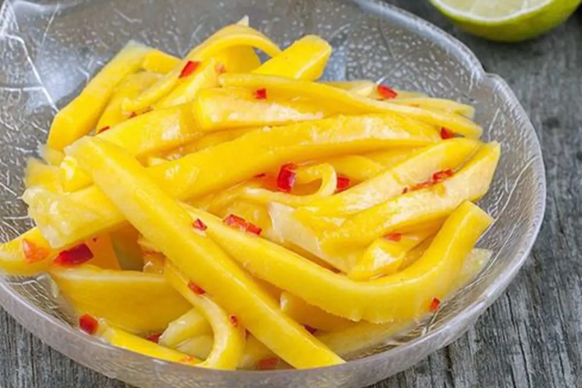 Rujak mangga muda segar/copyright ohmydish.com