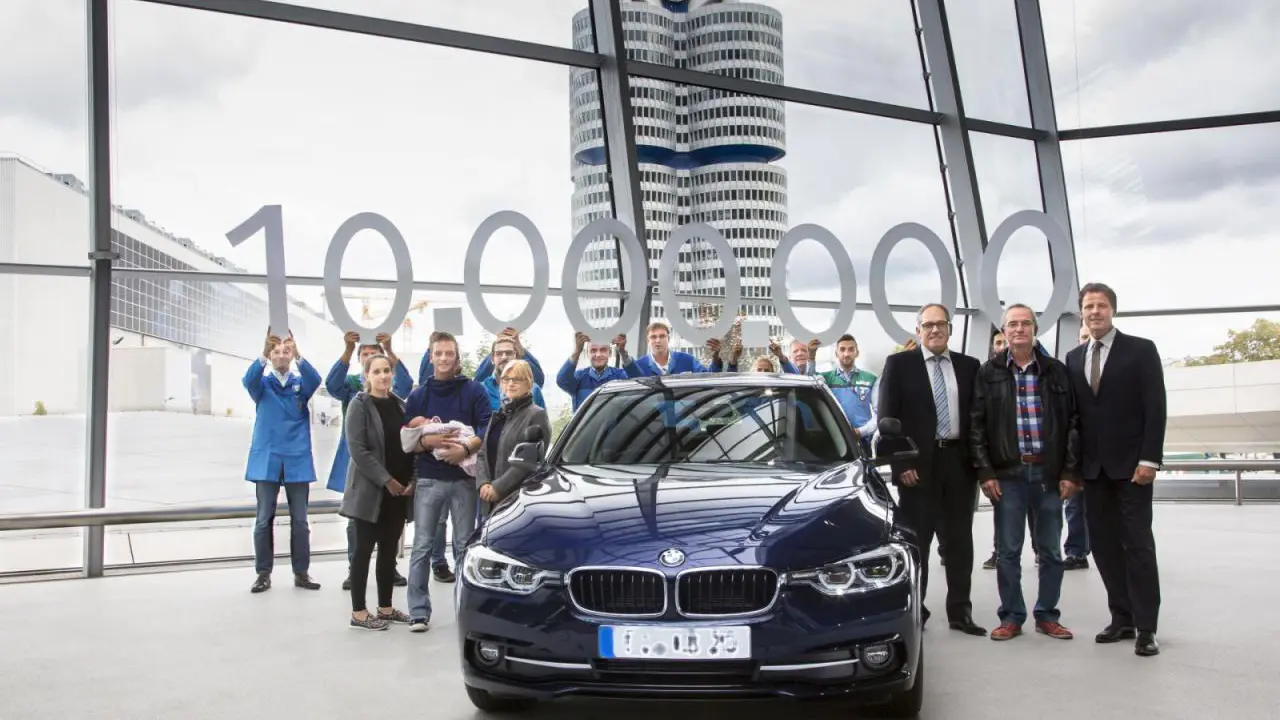BMW Seri 3 Ke-10 Juta Digunakan untuk Kursus Mengemudi