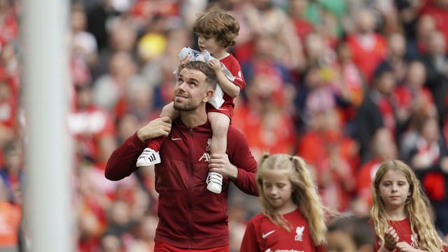 Foto: Momen Keluarga Jadi Pelipur Lara Kegagalan Liverpool Menjadi Juara Liga Inggris