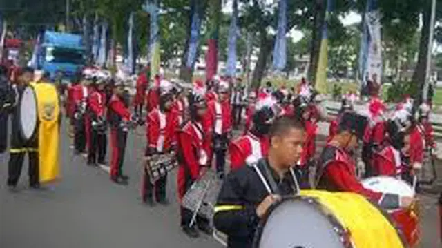 Suasana Kemeriahan Saat Pawai FFI 2014 di Palembang