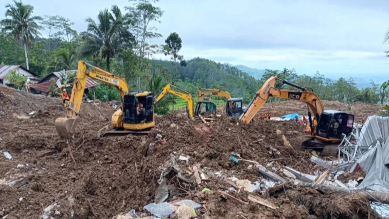 Setipis Apa Pun Harapan Keluarga Korban Longsor Banjarnegara Menantikan Kabar Baik