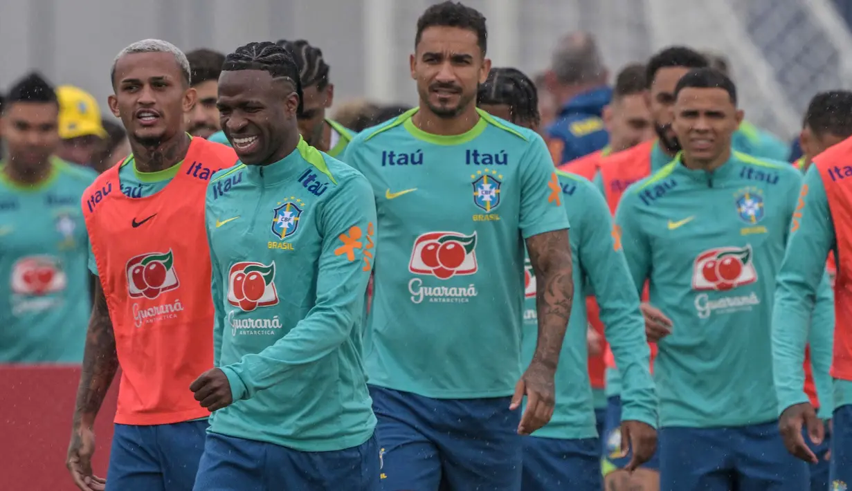 Latihan ini menjadi persiapan timnas Brasil jelang laga kualifikasi Piala Dunia 2026 melawan Ekuador. (Nelson ALMEIDA/AFP)