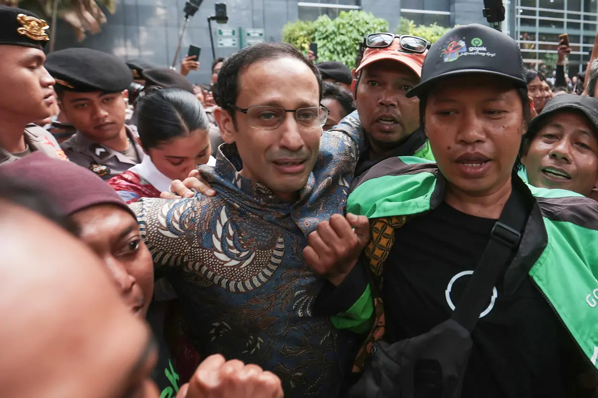 Air Mata Nadiem Pecah Usai Divonis 10 Tahun Penjara