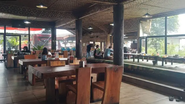 Rekomendasi Tempat Makan Lesehan di Bandung