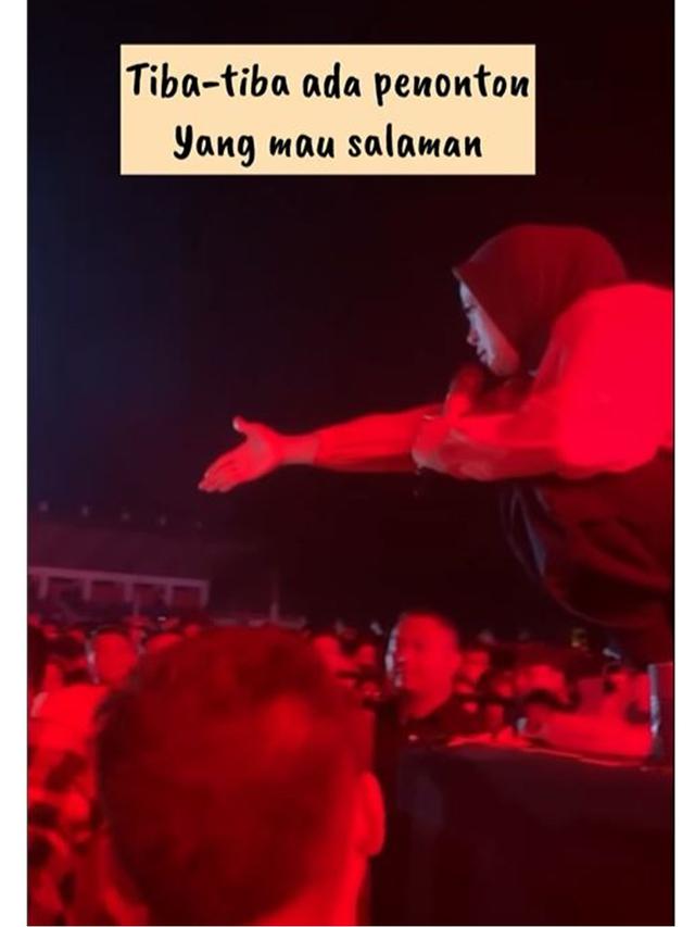 6 Momen Detik-Detik Tantri Kotak Jatuh dari Panggung Setinggi 2 Meter, Ini Kondisinya