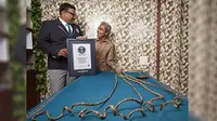 Tekad Shridhar untuk tidak memotong kuku selama 62 tahun sudah terbayarkan dengan mendapat penghargaan resmi Guinness World Records.