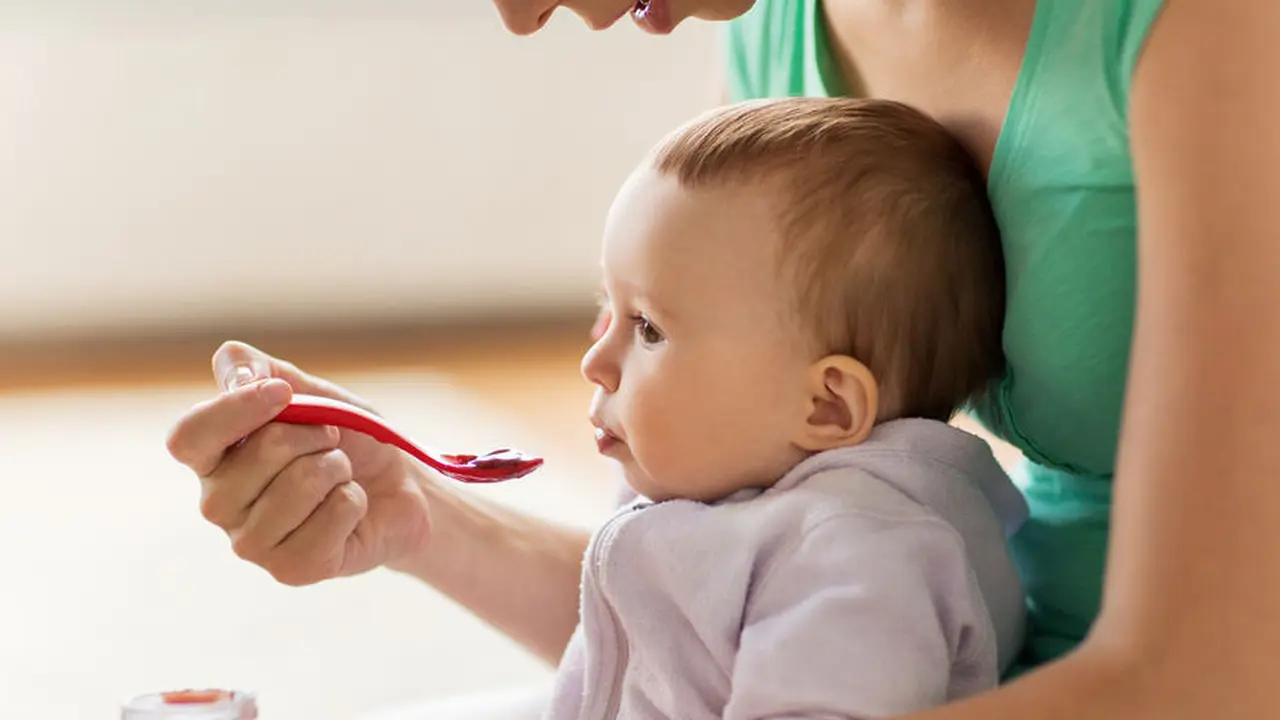 Baca Ini Sebelum Berikan Puree Buah untuk MPASI si Kecil