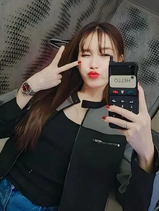 Ayu Ting Ting bergaya ala Idol Kpop [Instagram/ayutingting92]