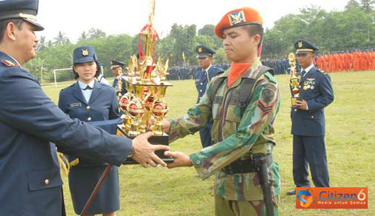 Citizen6, Subang: HUT TNI Angkatan Udara ke-65, di Lapangan Suryadarma Krida, Lanud Suryadarma, Subang, Sabtu (9/4). (Pengirim: Dodo)