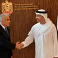 Menteri Luar Negeri Israel Yair Lapid hari Selasa (29/6) meresmikan Kedutaan Besar Israel di Uni Emirat Arab (AP)