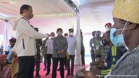 Jokowi berjanji akan membangunkan rumah untuk sejumlah warga Suku Asmat di Merauke, Papua. (Youtube Sekretariat Presiden)