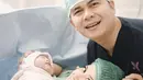 Istri pesinetron Handika Pratama ini melahirkan pada 6 Mei 2022 lalu, buah hatinya yang diberi nama Vanilla AL Madinah Permaisuri Pratama. Saat melahirkan ia pun tampil begitu memesona. @rsn.dw