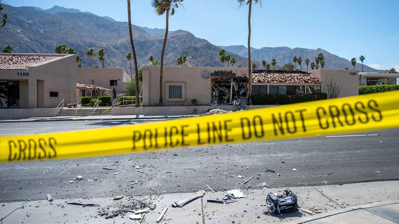 FOTO: Penampakan Klinik Kesehatan Reproduksi yang Hancur Akibat Ledakan Bom di California