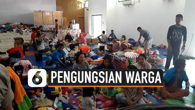 Perantau asal luar Papua yang tinggal di Wamena diungsikan ke gedung serbaguna milik TNI  dan tenda darurat lapangan masjid di Sentani. Mereka diungsikan pascakericuhan yang pecah sepekan lalu di Wamena.