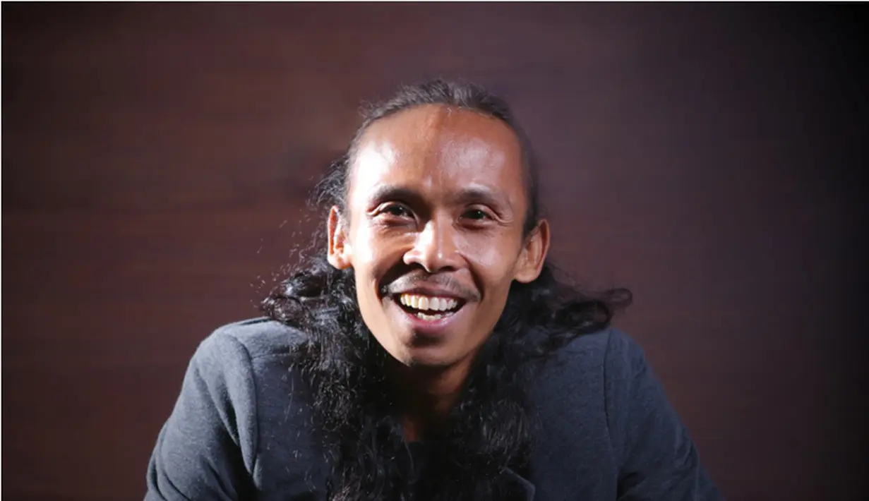 “Alhamdulilah saya lebih punya kesempatan untuk memperkenalkan pencak silat di nuansa yang berbeda dari sebelumnya. Biasanya kami dari forum pencak silat memperkenalkan silat pada suatu perfom biasa.” ungkap Yayan. (Febio Hernanto/Bintang.com)