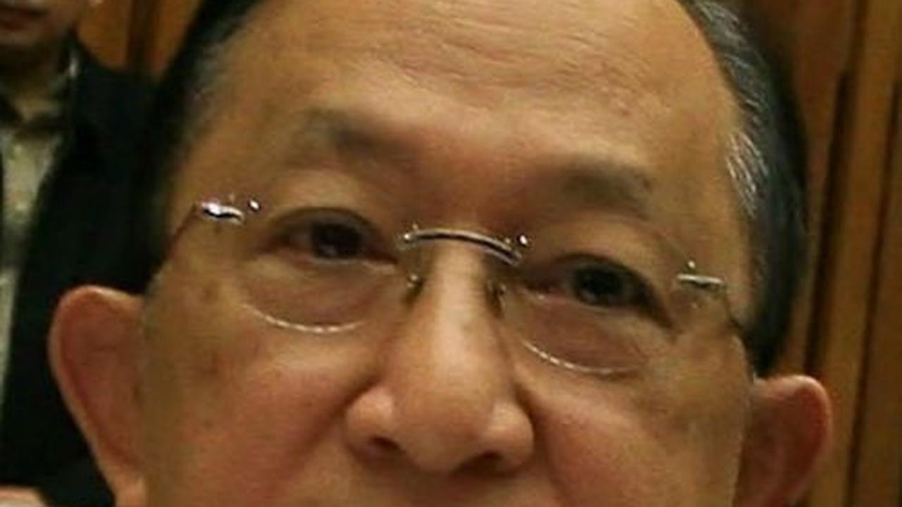 Jaksa Agung Hendarman Supandji Menangis Jaksa Pilihannya Tergoda Suap 660.000 USD