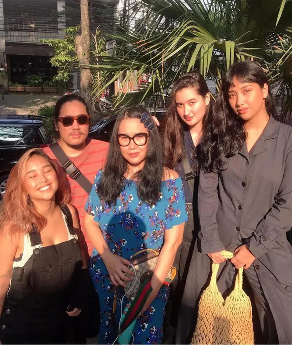 Potret Titi DJ dengan Anak-Anaknya yang Jarang Tersorot