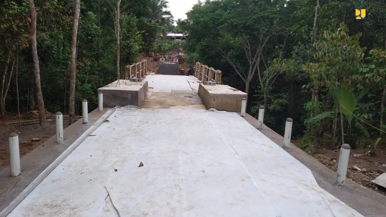 Jembatan Gantung Mekar Baru di Serang
