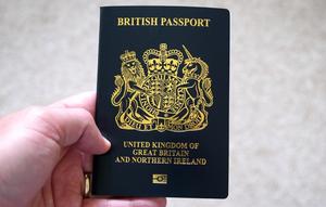 Ilustrasi paspor Inggris (Dok.Unsplash/ Ethan Wilkinson)