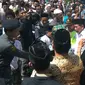 Wakil Wali Kota Pekalongan Saelany Mahfudz mendatangi pemakaman Wali Kota Achmad Alf Arslan. (Liputan6.com/Fajar Eko Nugroho)