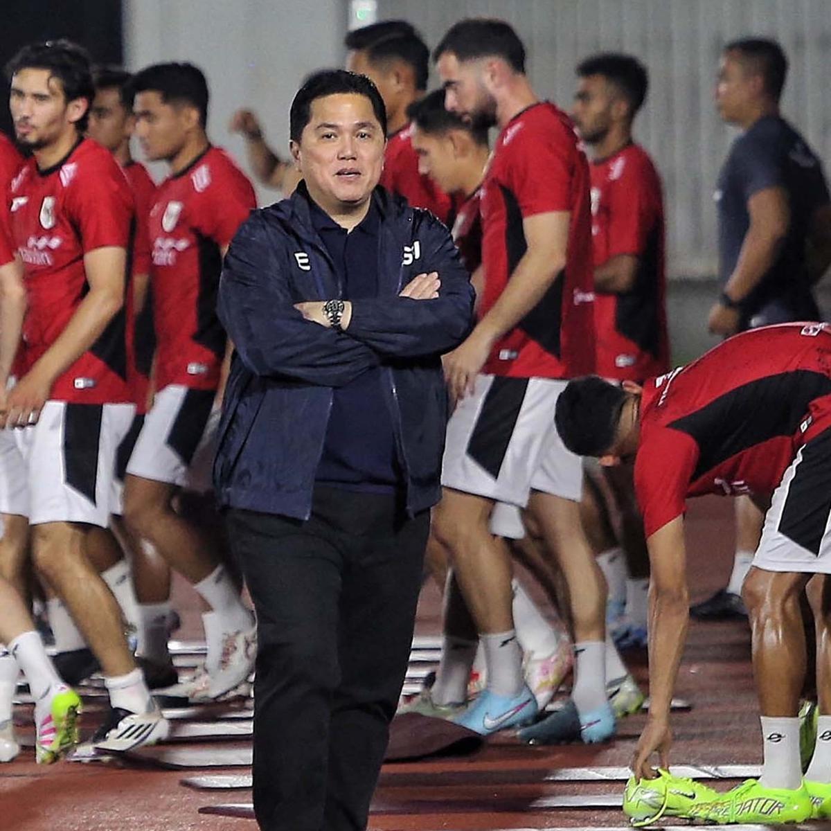 FOTO: Erick Thohir Pantau Langsung Latihan Timnas di Senayan