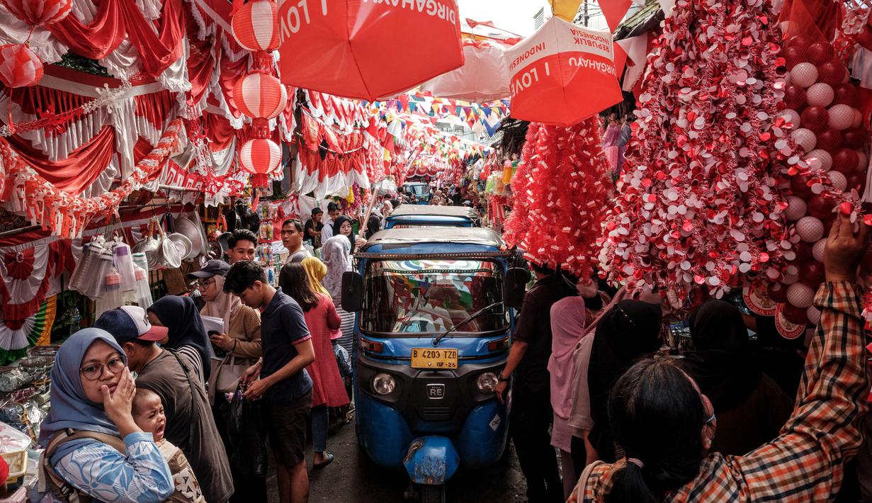 Pembeli yang membeli dalam jumlah banyak akan mendapat potongan dan harga yang sedikit lebih murah. (Yasuyoshi CHIBA/AFP)