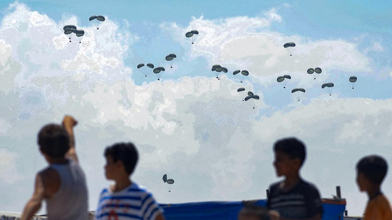 FOTO: Darurat Kemanusian di Gaza, Prancis Kirim Bantuan via Udara