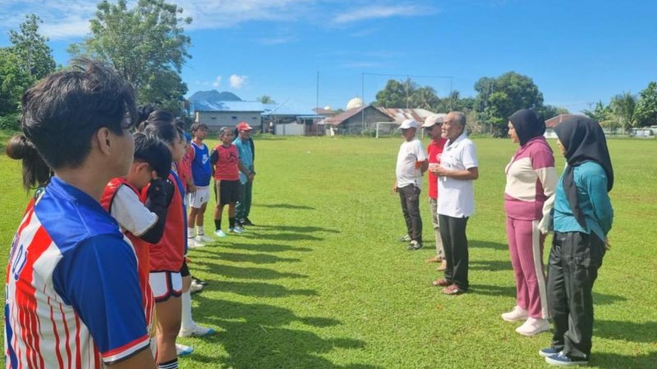 Tahukah Anda? ASBWI Malut Pantau Latihan Intensif Tim Sepak Bola Wanita Malut, Siap Cetak Bintang Timnas!