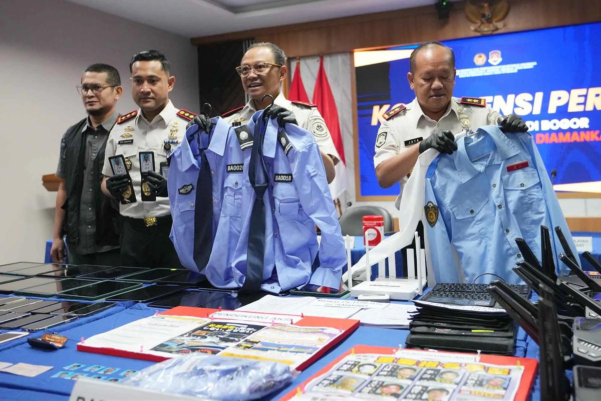 FOTO: Imigrasi Bogor Bongkar Sindikat Penipuan Online Warga Jepang di Sentul