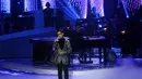 Penyanyi solo Afgan Syahreza ikut terlibat dalam konser Yovie Widianto yang mengambil tema Beranda Cinta Yovie & His Friends. Konser digelar Rabu, (3/5) itu disiarkan SCTV. (Nurwahyunan/Bintang.com)