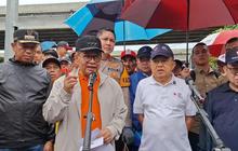 Pramono dan JK Kerja Bakti di Tengah Hujan, Jaga Jakarta Bersih