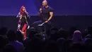 Presenter Deddy Corbuzier bersama selebgram Ria Ricis saat jadi pembicara di  XYZ DAY 2018  di The Hall Senayan City, Jakarta, Rabu (25/4). KapanLagi Youniverse bergabungnya PT Kreatif Media Karya dan PT KapanLagi Network. (Liputan6.com/Herman Zakharia)