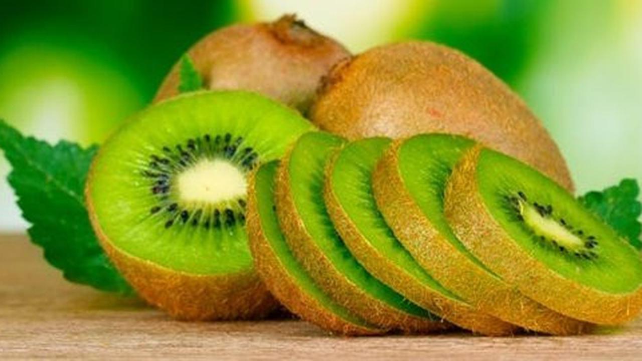 Kiwi, stroberi, dan lemon