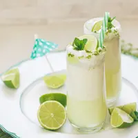 resep lemonade ala brazil/shutterstock/slavica stajic