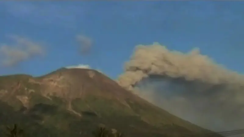 Gunung Gamalama Kembali Erupsi Hari Ini