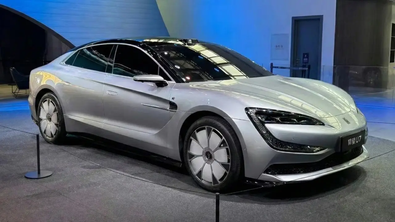 BYD Yangwang U7