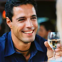 Pesona cowok-cowok dari zodiak ini bisa bikin cewek klepek-klepek dan meleleh dibuatnya, lho! (Sumber foto: wolderlaw.com)