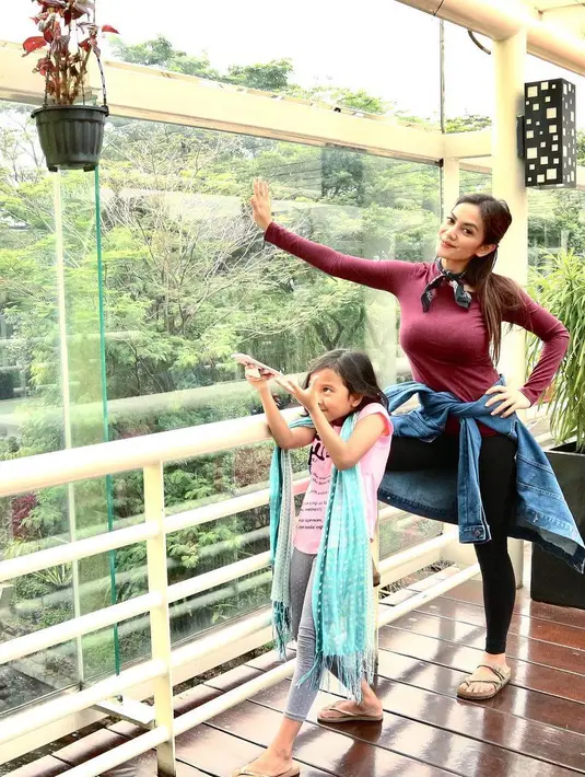 Masayu Anastasia, menjadi single parent juga makin kece. Sepertinya ini membuktikan kalau ia cukup tangguh menjalani perannya dan mengurus sang buah hati. (Instagram/masayuanastasia)