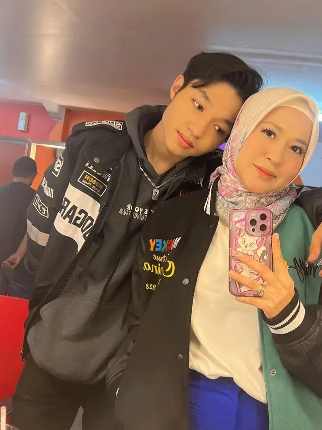 Potret Kebersamaan Kiesha Alvaro dan Okie Agustina