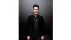Beruntung, kisah ini tak terjadi di kehidupan nyata Ijonk. Aktor kelahiran 8 Mei 1981 itu memerankan tokoh Anton di film 'Diaspora Cinta di Taipei'. (Liputan6.com/Miftahul Hayat)