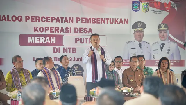 Wakil Menteri Koperasi yang juga Koordinator Ketua Pelaksana Harian Satgas Nasional Pembentukan Koperasi Desa Merah Putih, Ferry Juliantono, saat melakukan peninjauan ke Desa Kembang Kuning, Lombok Timur, NTB, Selasa (3/6/2025) (Istimewa)